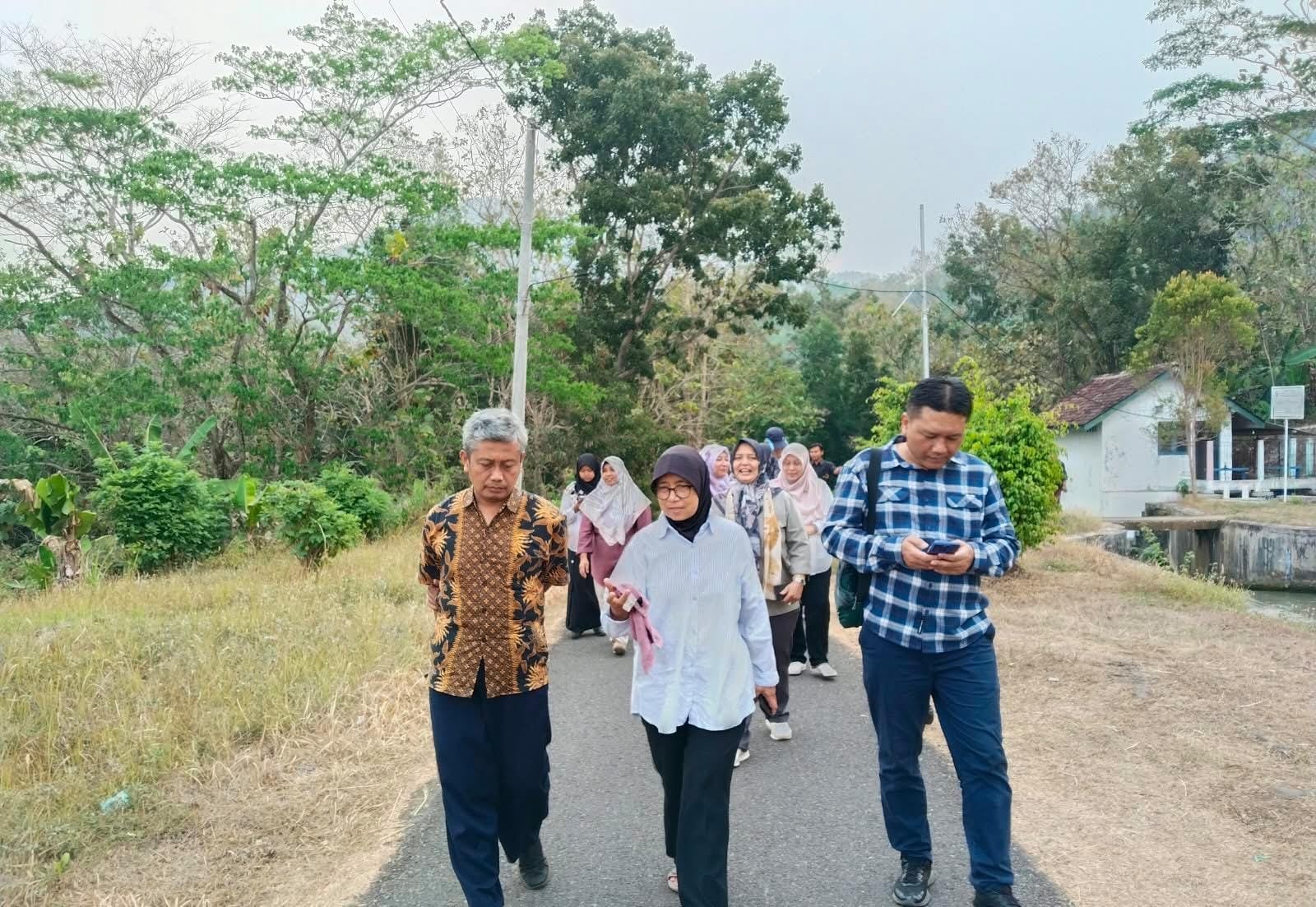 Visitasi lapangan Tim Verifikasi KLHK RI meninjau langsung titik aksi adaptasi dan mitigasi perubahan iklim di Pedukuhan Kroco Sendangsari